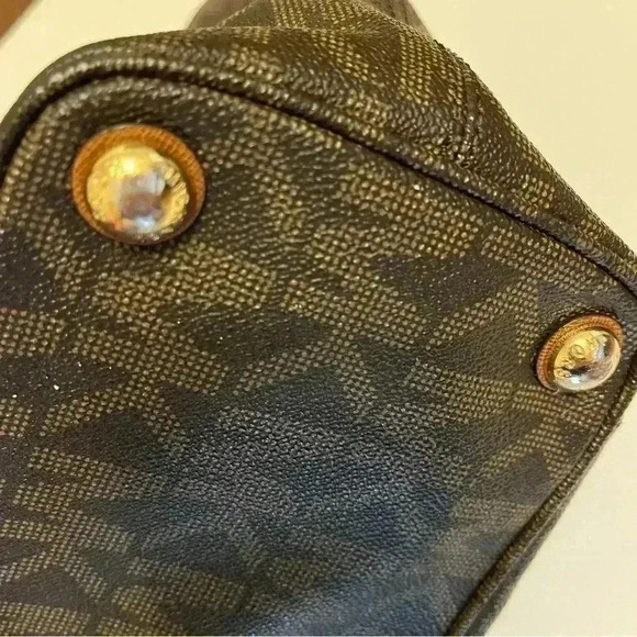 Michael Kors MK initial tote shoulder bag in brown - Picture 6 of 16